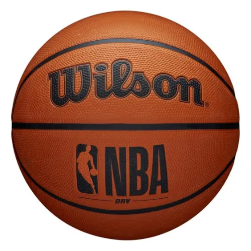 Bola de basquete laranja escuro, de 8 gomos e grafismos grandes com logo da NBA